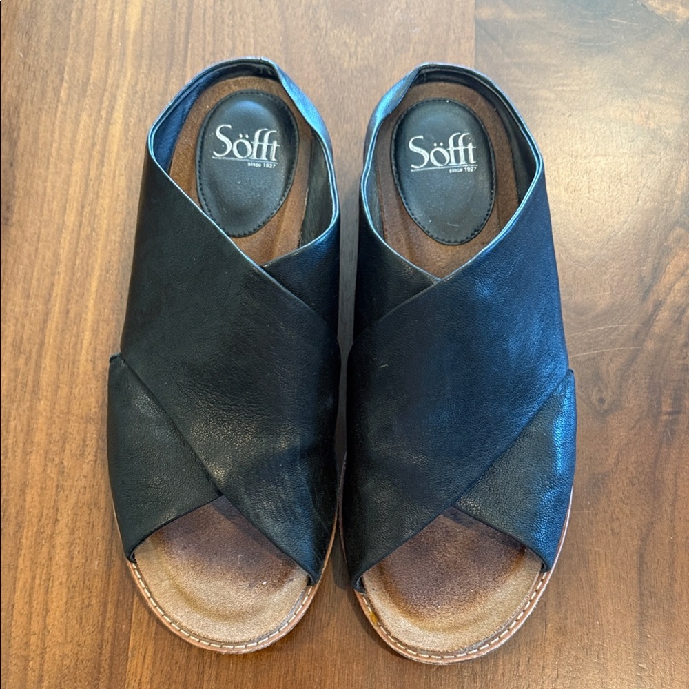 Söfft Black Leather Crisscross Slide Sandals